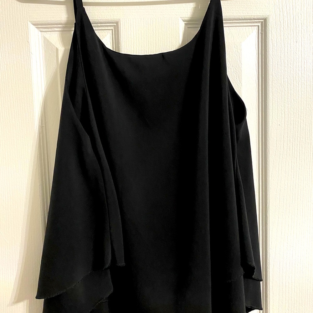 Black flows summer top